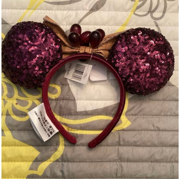 Disney Christmas 2025 Lil Rin Rin Plush Badge Red New